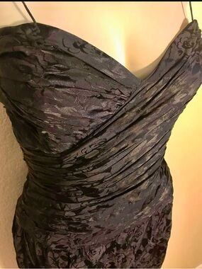 Vintage 80s Women's 100% silk Strapless Textured Floral Evening Dress - Black